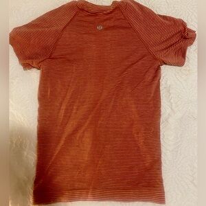 lululemon; size 2; swiftly tech cropped short sleeve shirt